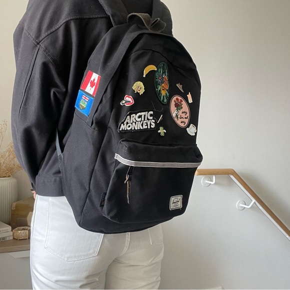 Herschel Backpack with patches & enamel pins - Picture 3 of 4
